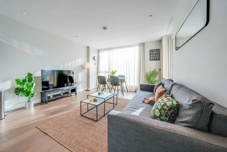 Flat Kennington Lane in Greater London
