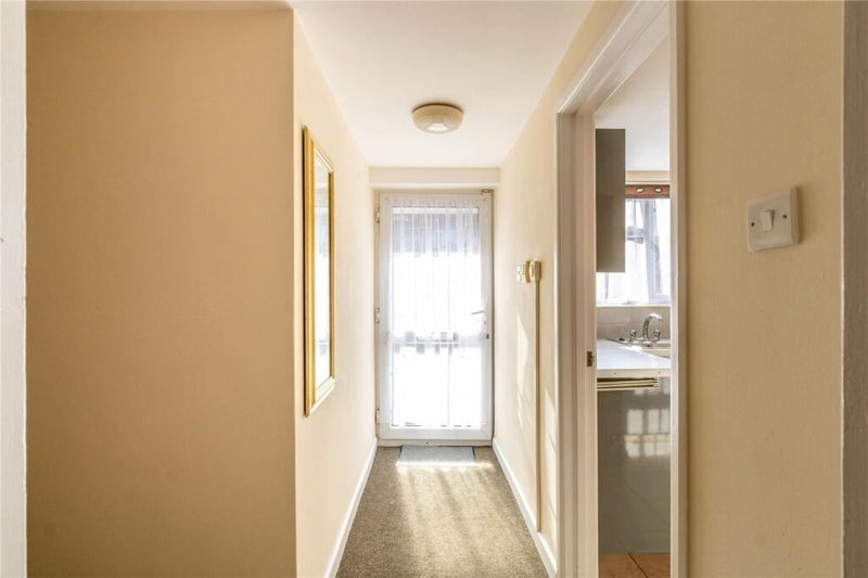 Room Pigott Avenue in Bristol