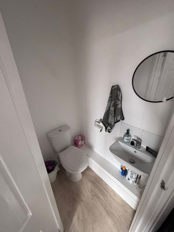 Room Cotswold Road in Bristol