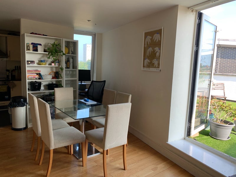 Room Drayton Park in Greater London