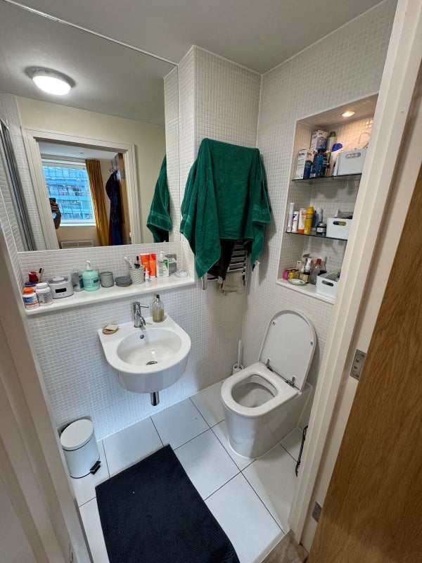 Room Drayton Park in Greater London
