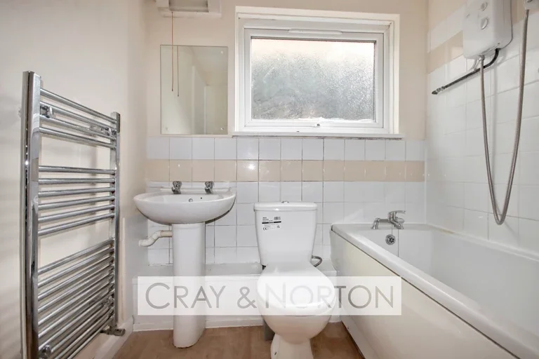 Flat Chepstow Road in London
