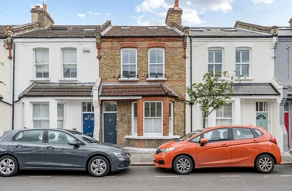 House Putney High Street in Greater London
