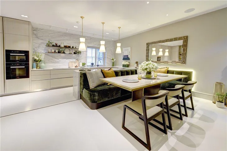 House Boscobel Place in City of Westminster