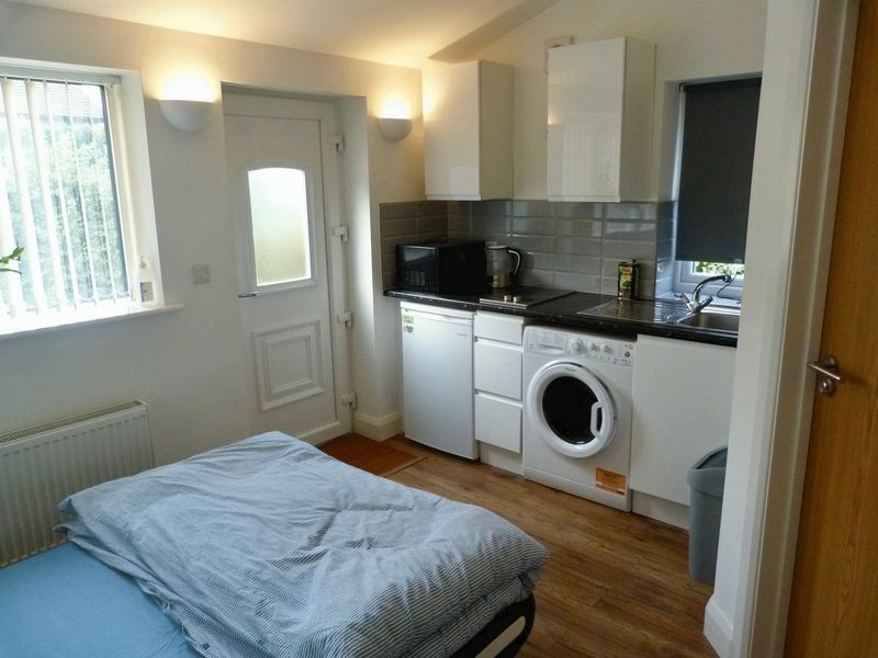 Flat Disraeli Crescent in High Wycombe