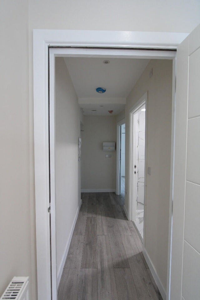 Flat Victoria Road in Greater London