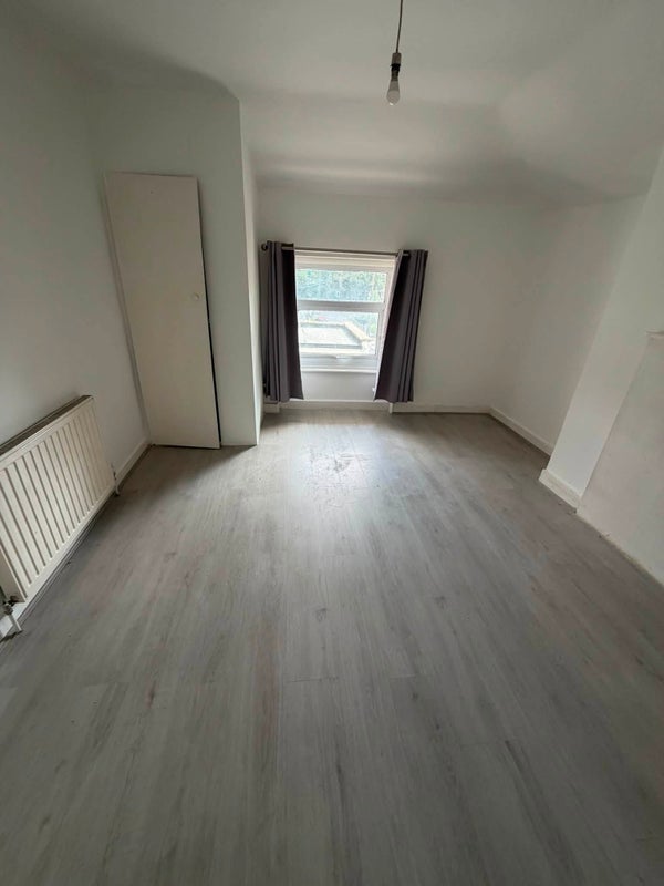Room Brandram Road in Greater London