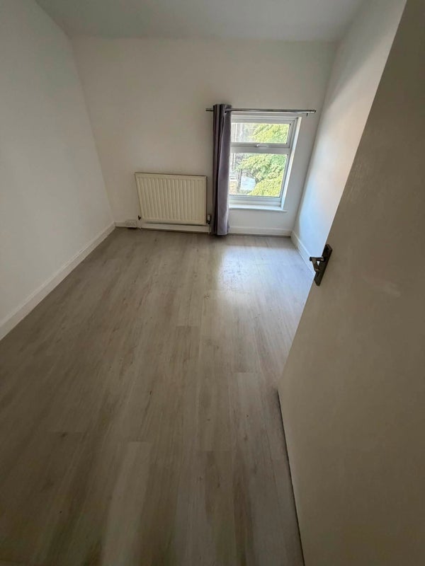 Room Brandram Road in Greater London