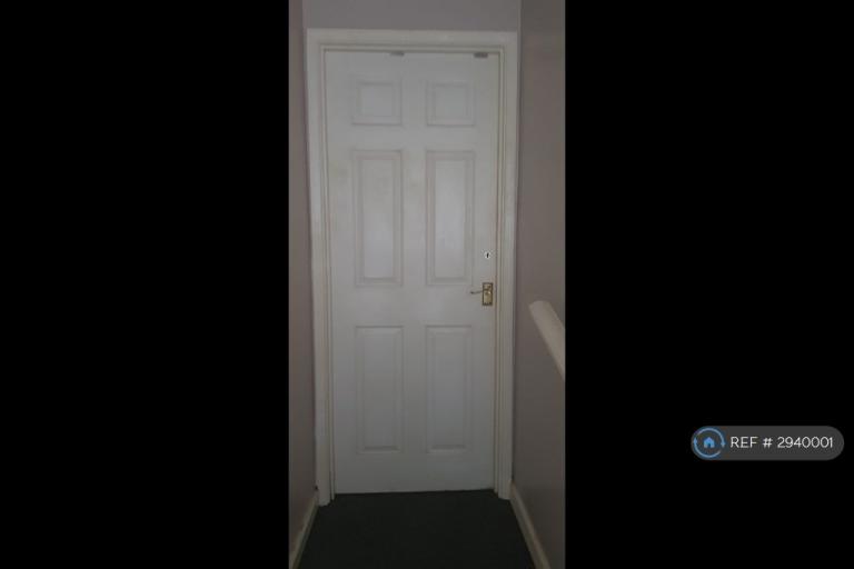 Room Lansbury Road in Greater London