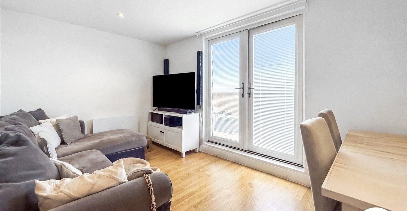 Flat Cowdrey Mews in Greater London