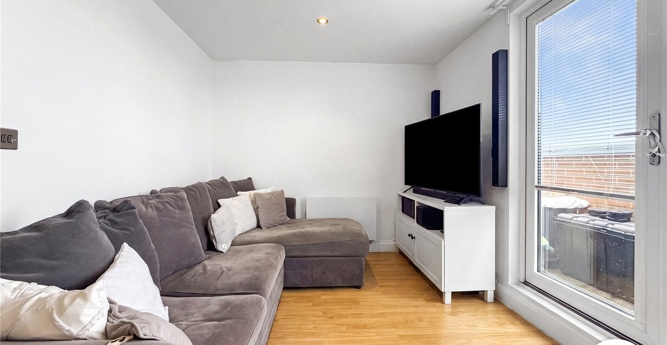 Flat Cowdrey Mews in Greater London