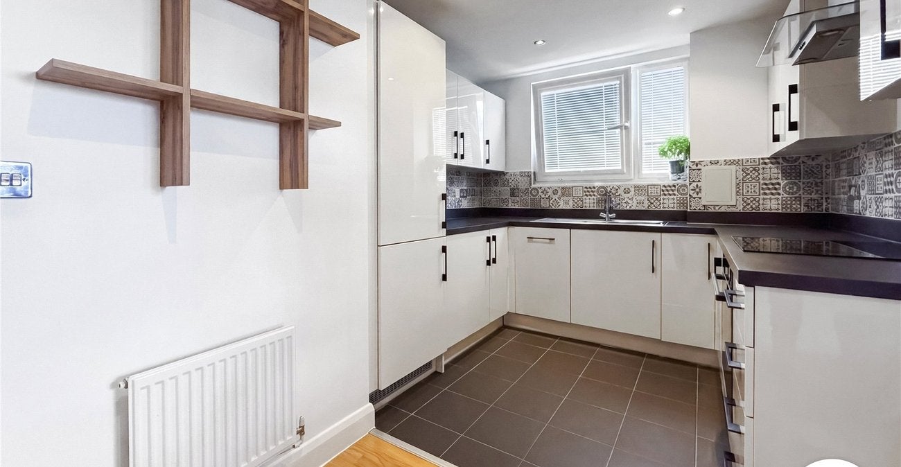 Flat Cowdrey Mews in Greater London