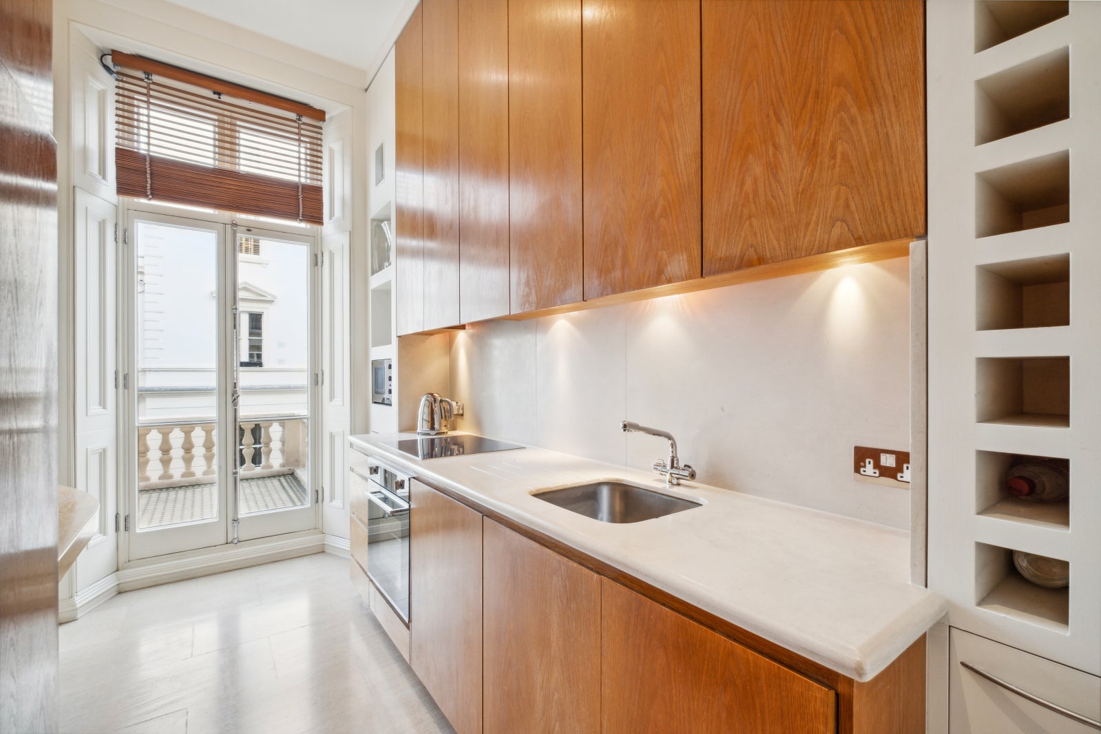 Flat Eaton Square in City of Westminster