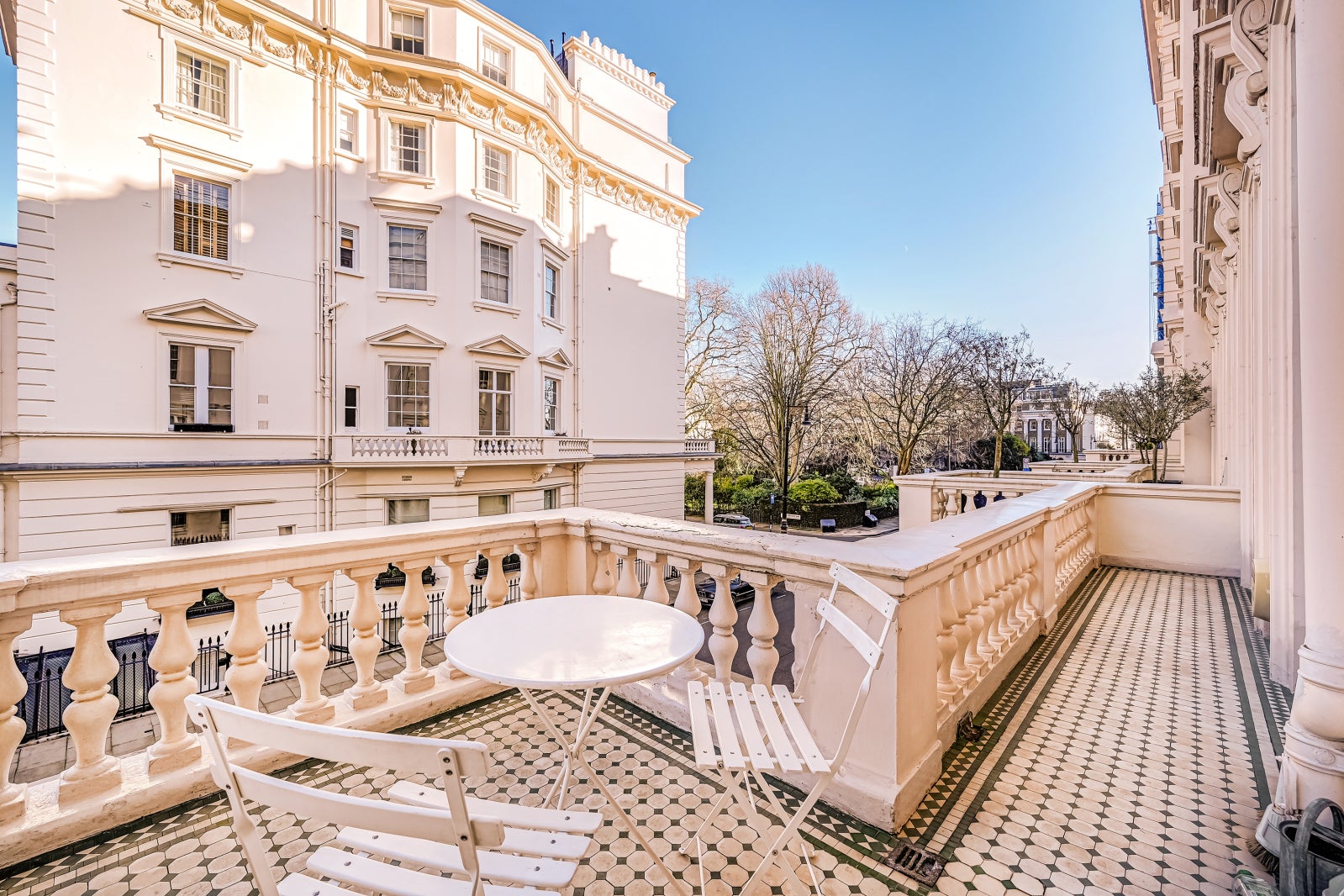 Flat Eaton Square in City of Westminster