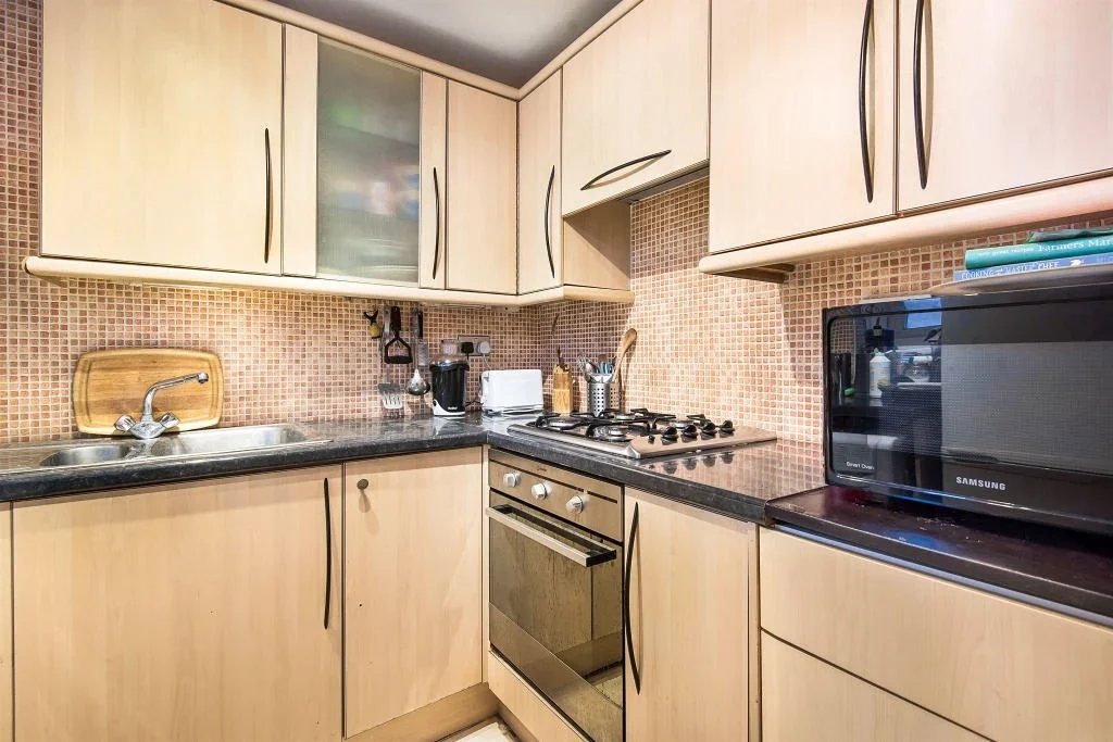 Room Pemdevon Road in Greater London