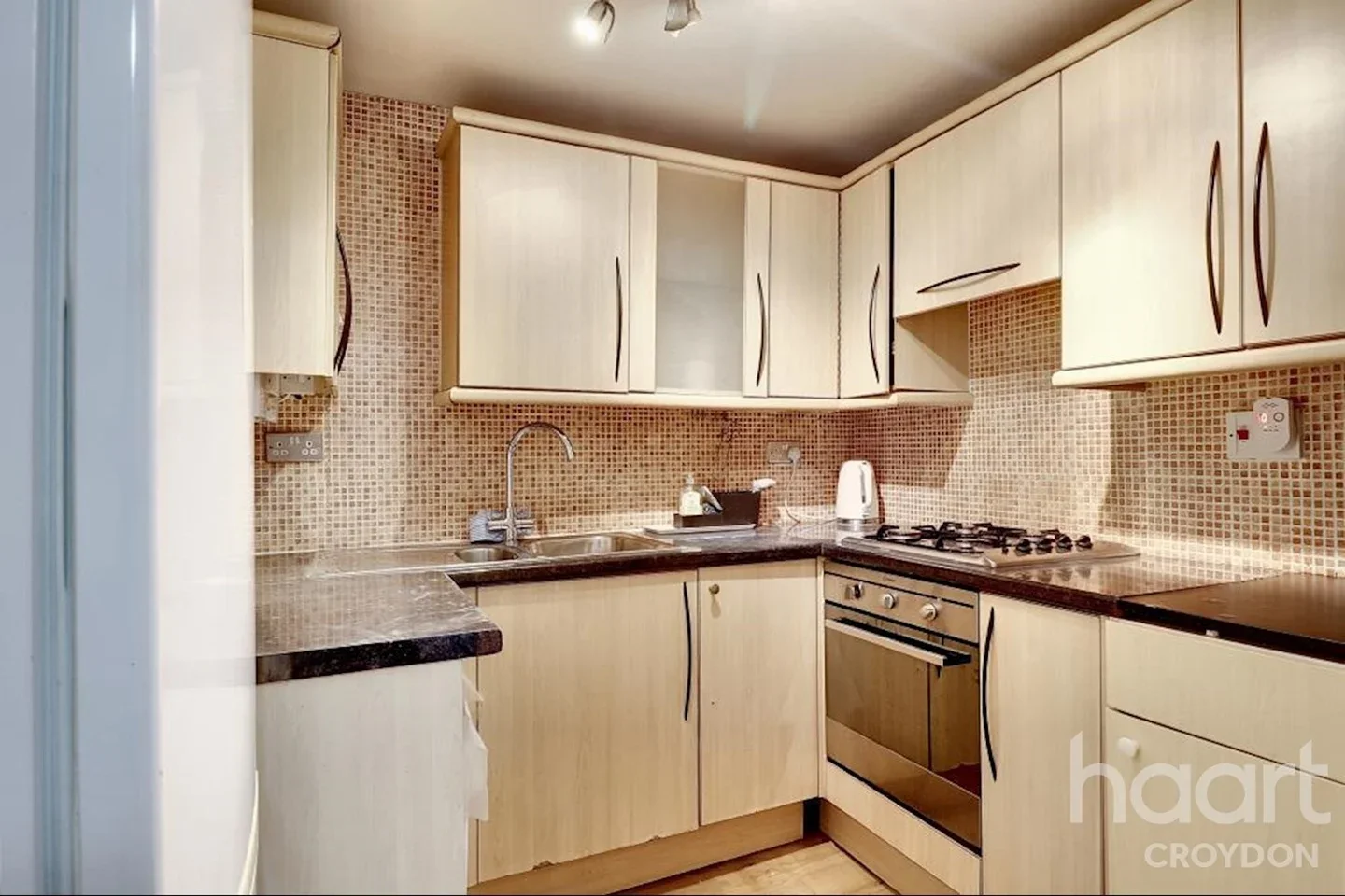 Room Pemdevon Road in Greater London