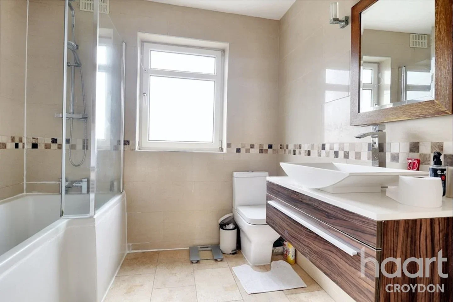 Room Pemdevon Road in Greater London