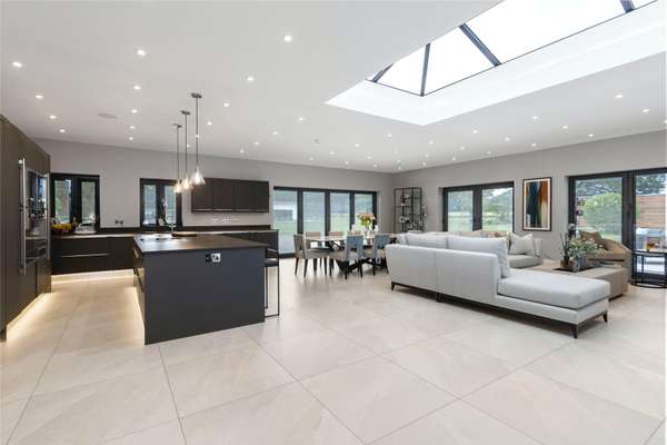 House Winkfield Lane in Winkfield Street