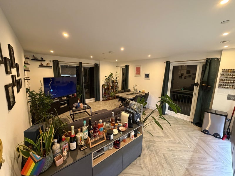 Room Courthouse Way in Greater London