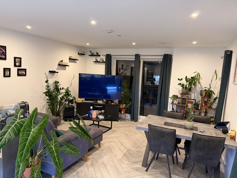 Room Courthouse Way in Greater London
