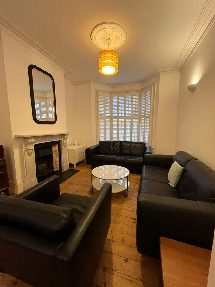 Room Kezia Mews in Greater London