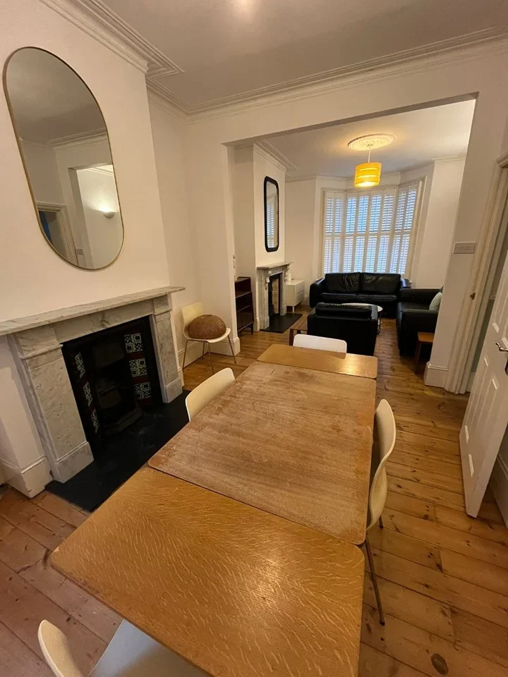 Room Kezia Mews in Greater London