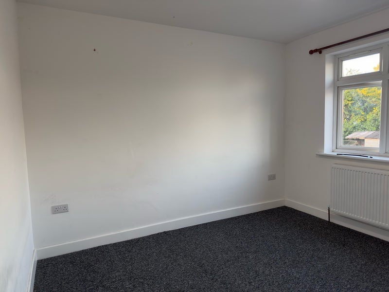 Room Stoke Poges Lane in Slough