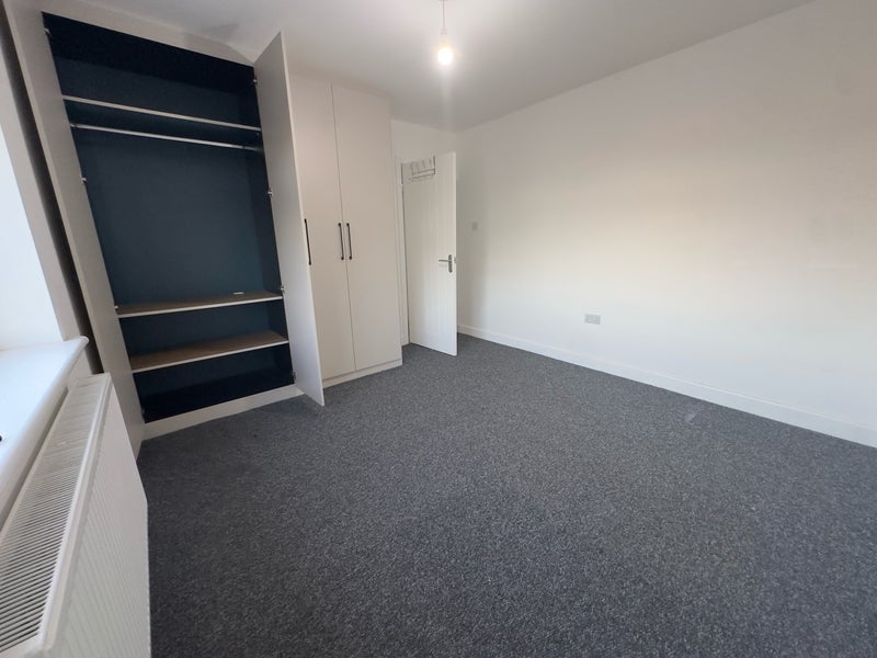 Room Stoke Poges Lane in Slough