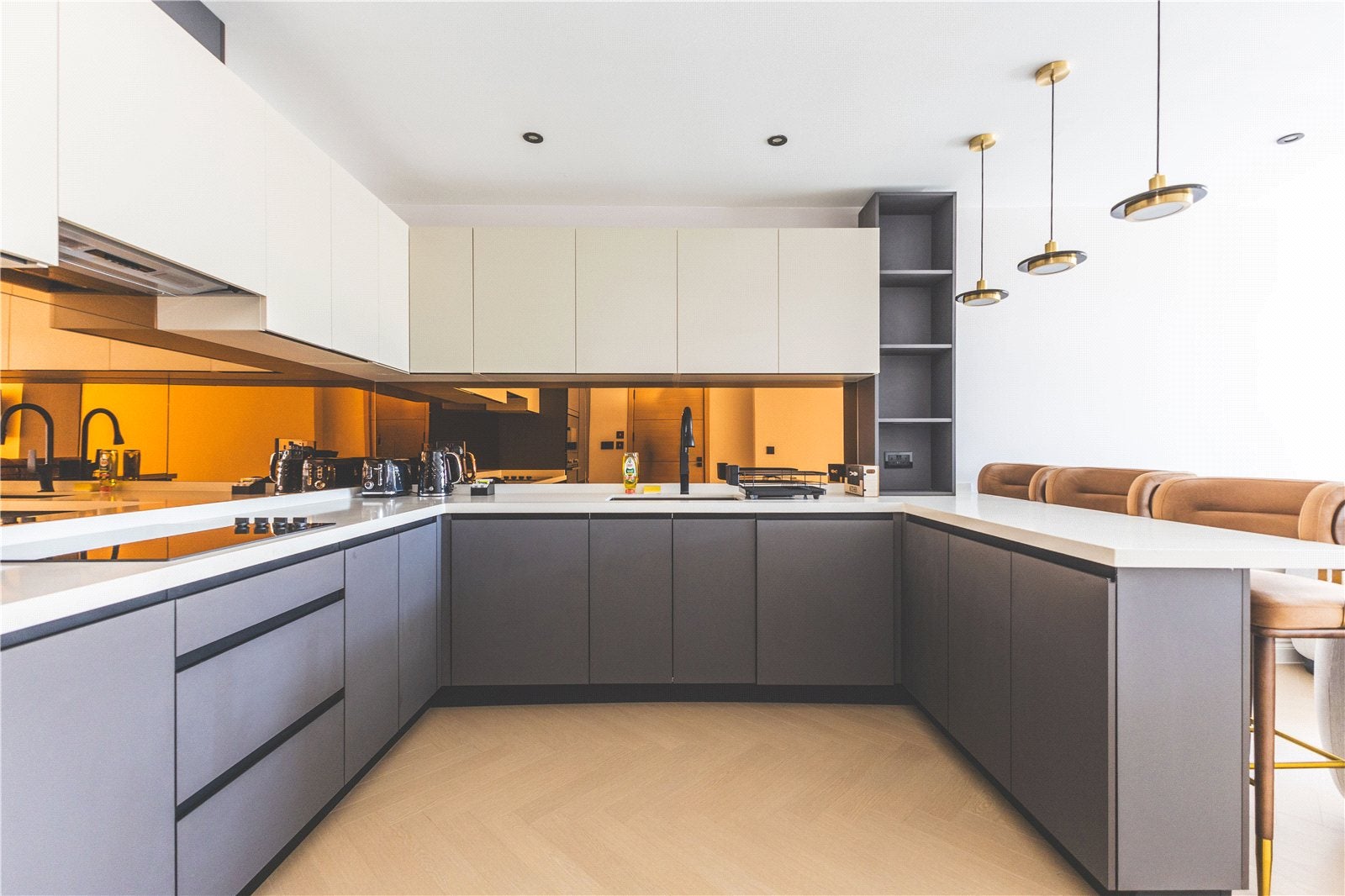 Flat Philpot Street in Greater London
