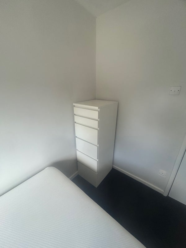 Room Hayle in Tamworth