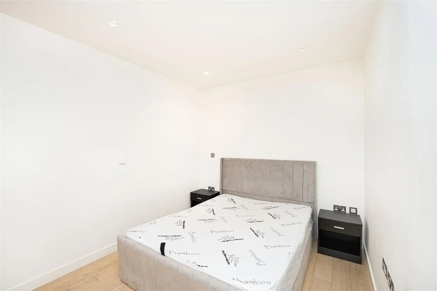 Flat Pilot Walk in Greater London