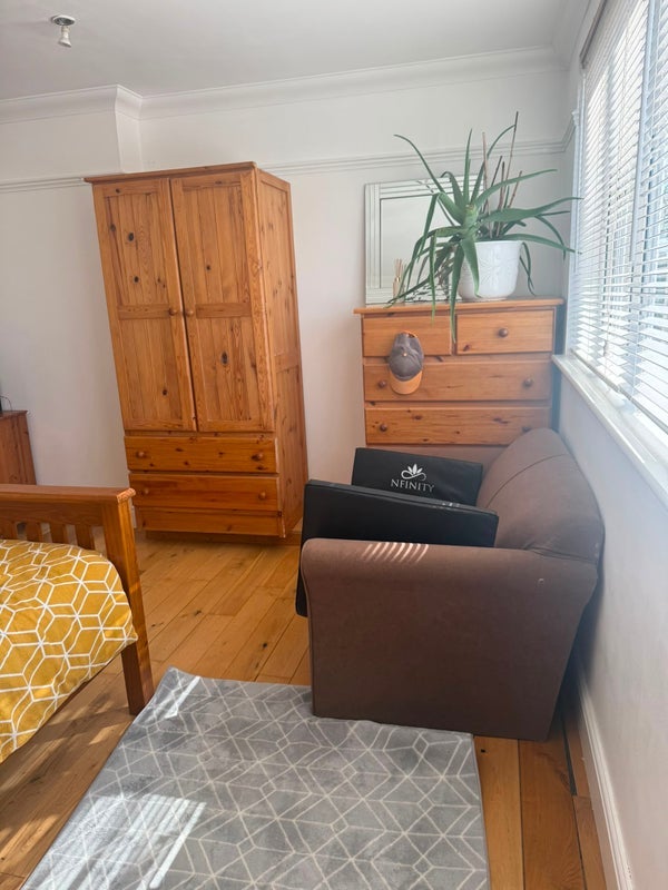 Room Northfield Avenue in Greater London