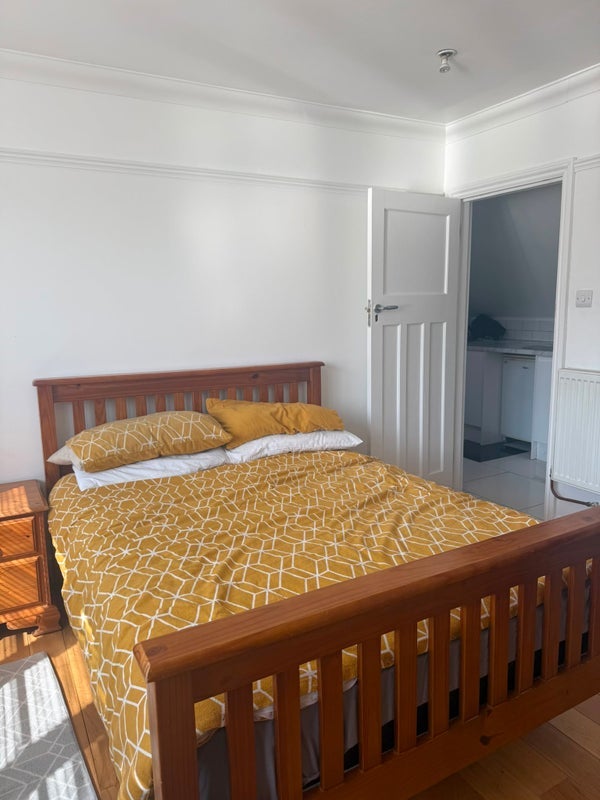 Room Northfield Avenue in Greater London