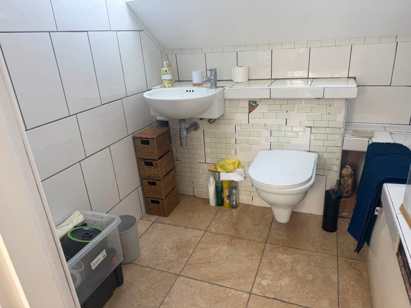Room Northfield Avenue in Greater London