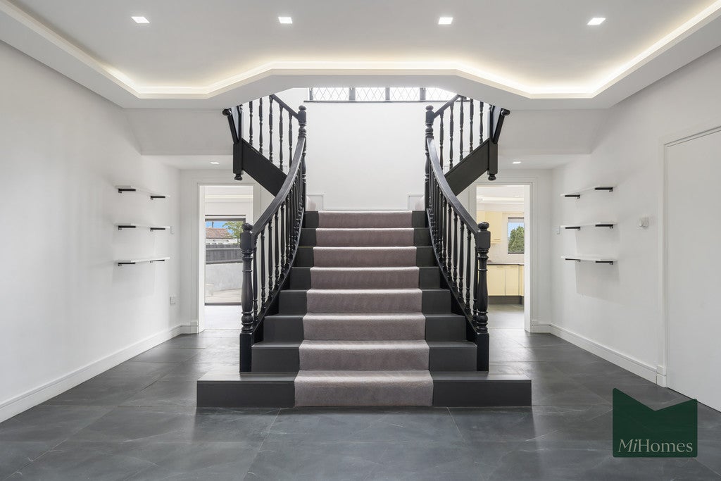 House Corri Avenue in Greater London