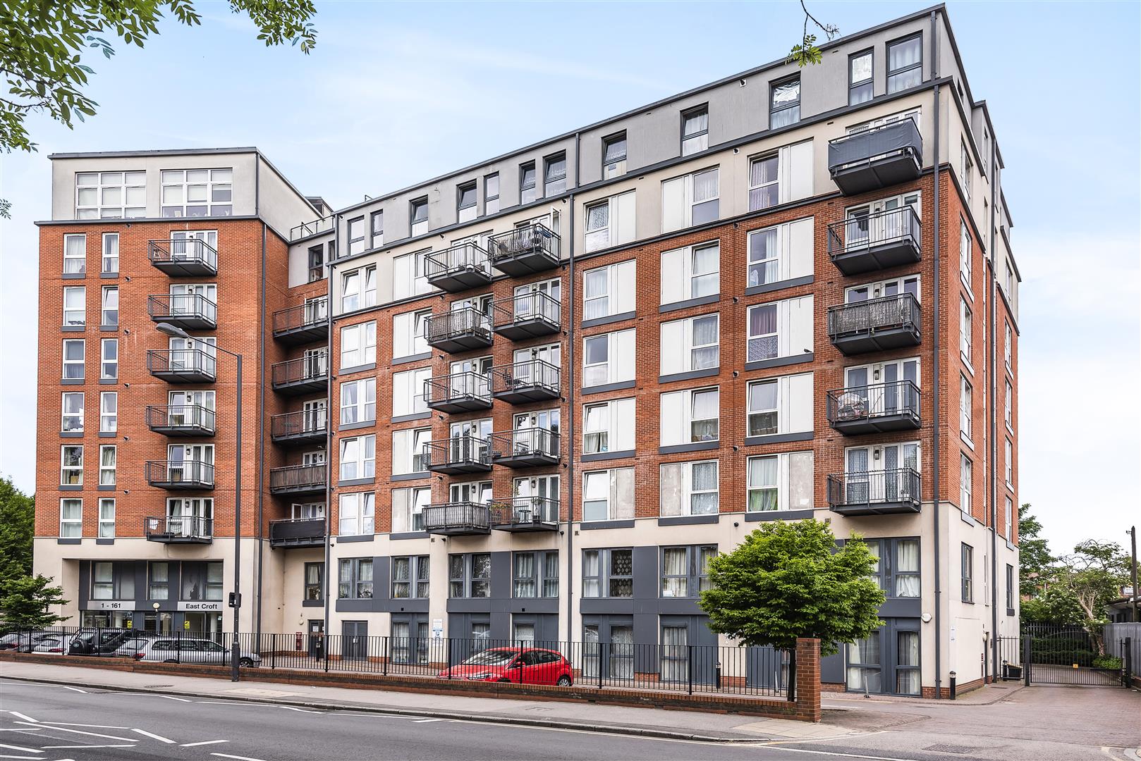Flat Northolt Road in Greater London
