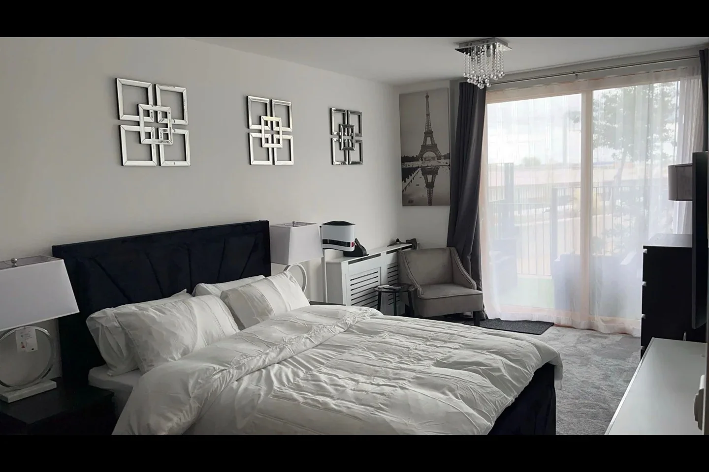 Room Ripplegate Walk in Greater London