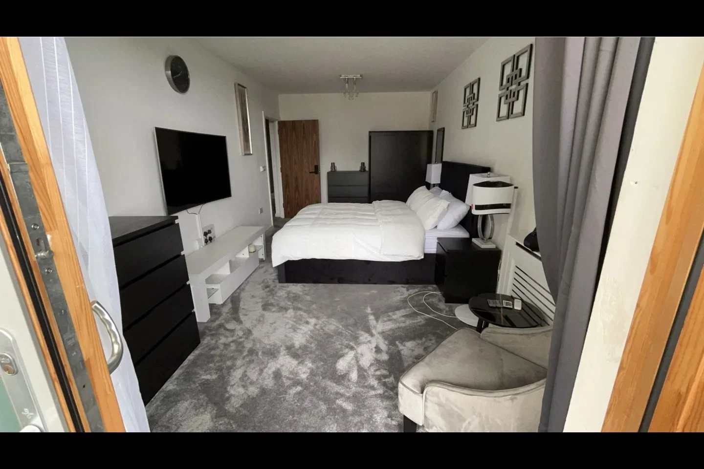 Room Ripplegate Walk in Greater London