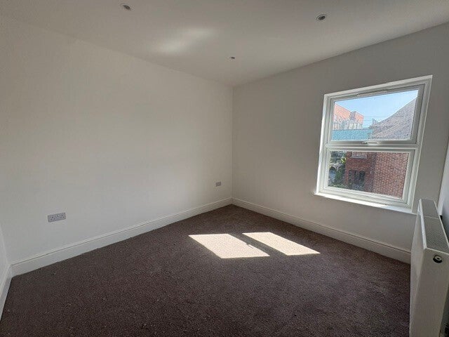 Flat Leigh Road in Eastleigh