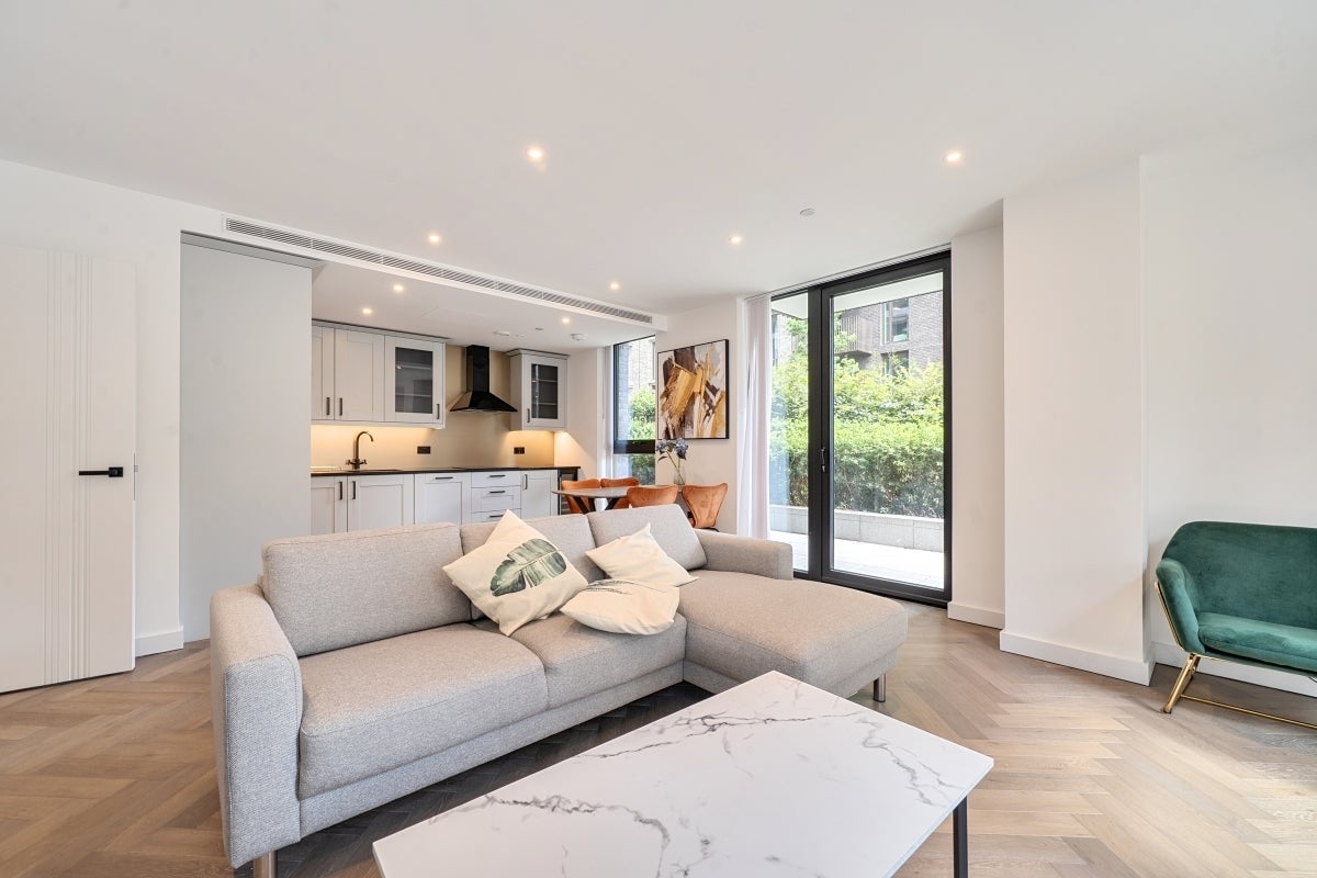 Flat Merino Gardens in Greater London
