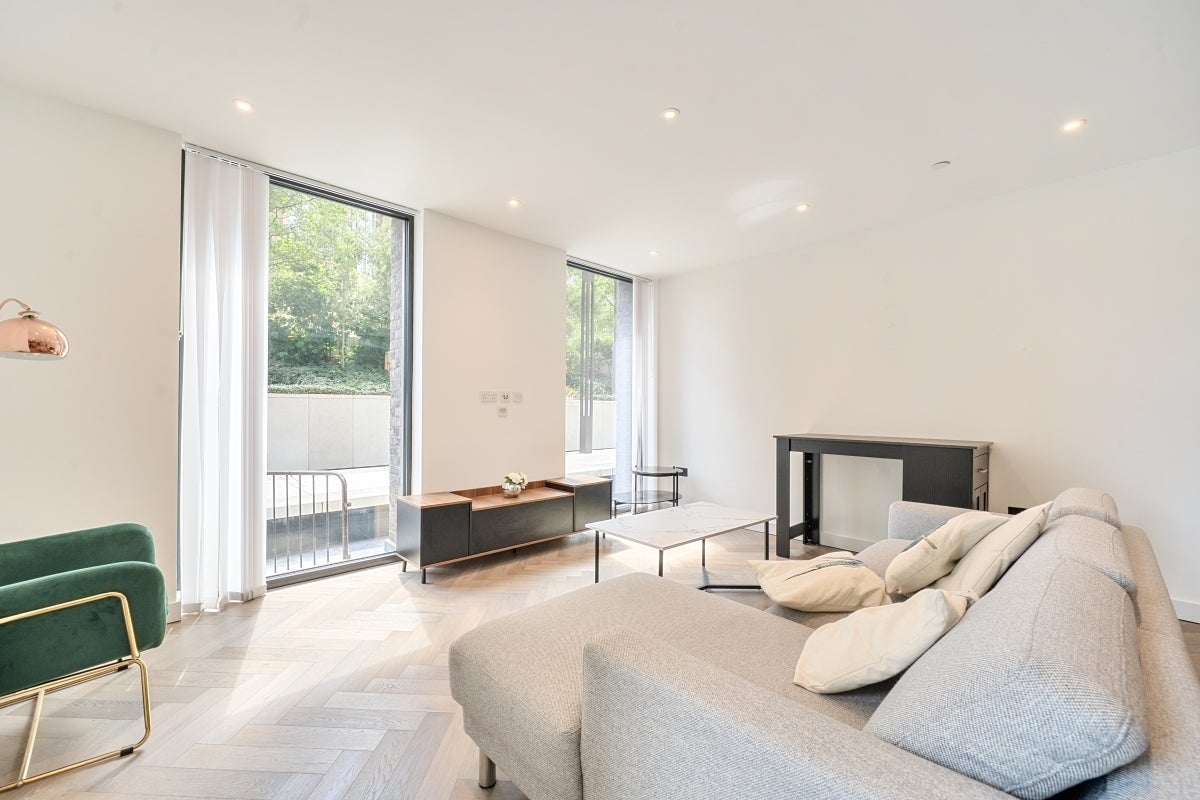 Flat Merino Gardens in Greater London