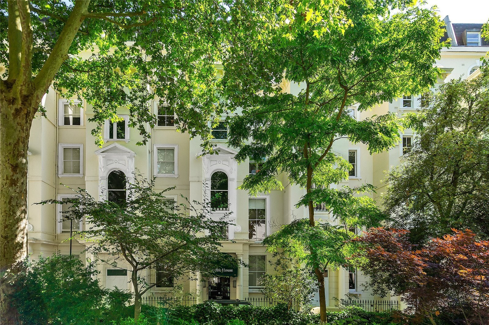 Flat Kensington Gardens Square in City of Westminster