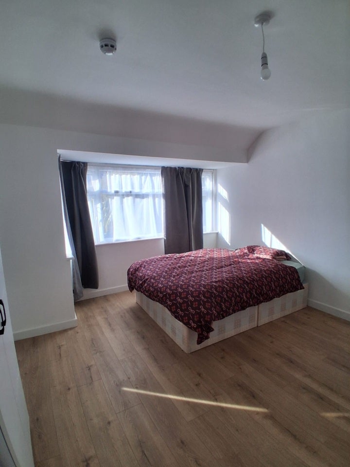 Room Abercorn Crescent in Greater London