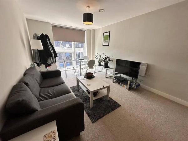 Flat Ordsall Lane in Salford