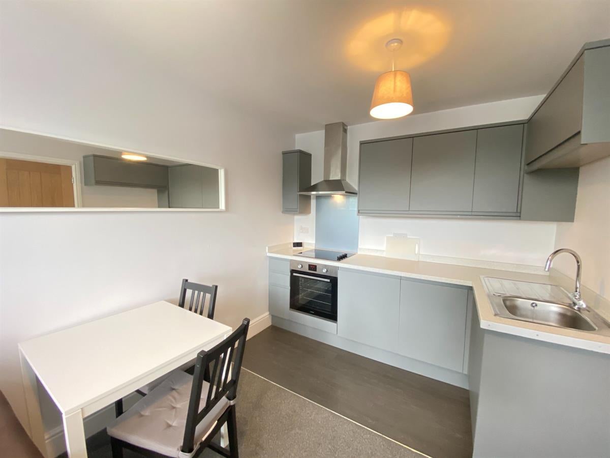 Flat Millicent Road in Nottingham