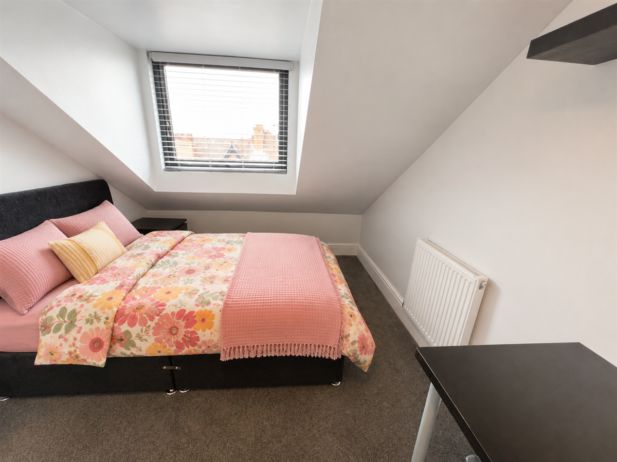 Flat Millicent Road in Nottingham