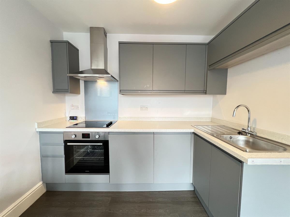 Flat Millicent Road in Nottingham