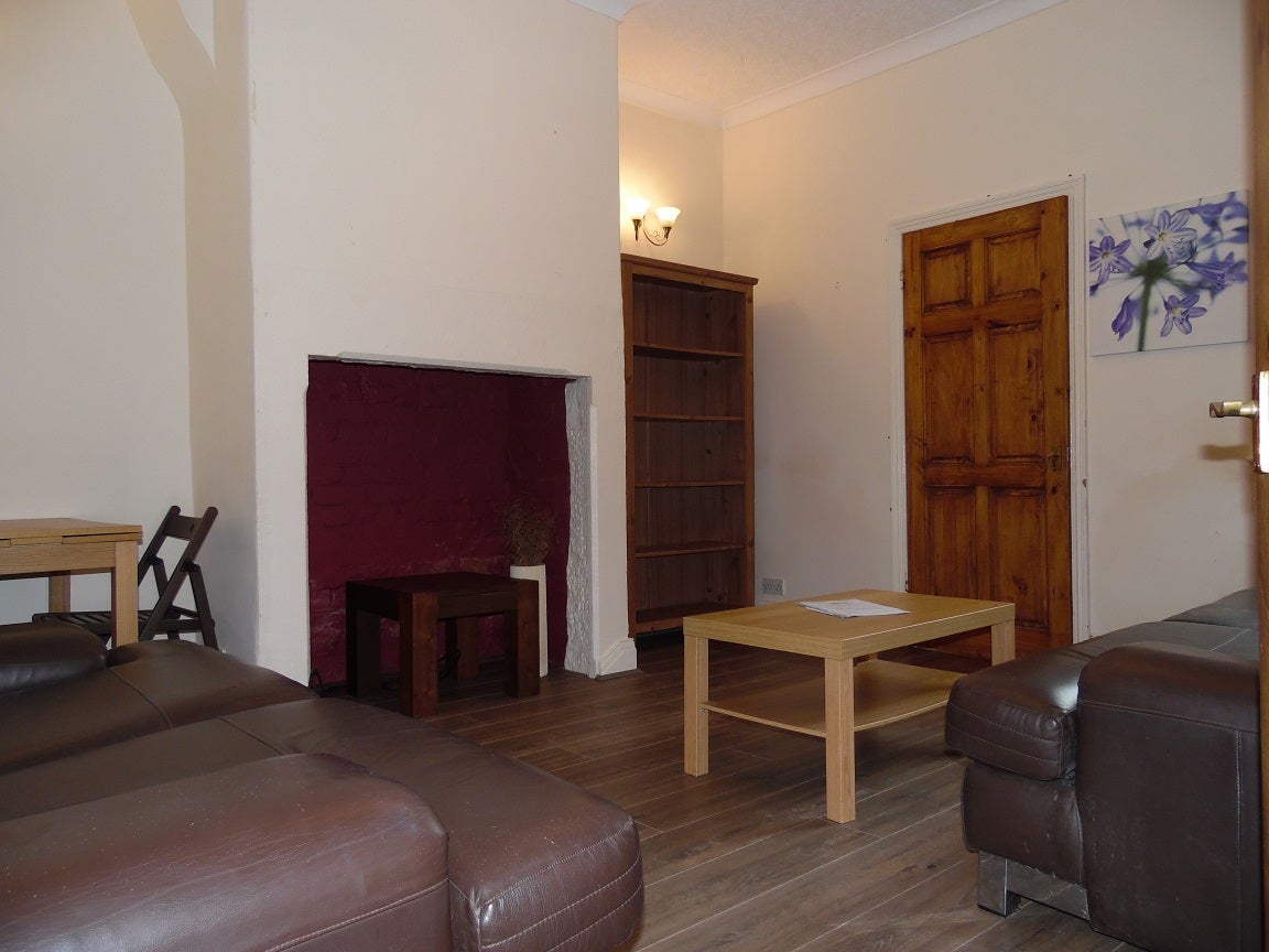 Flat Coniston Avenue in Newcastle upon Tyne