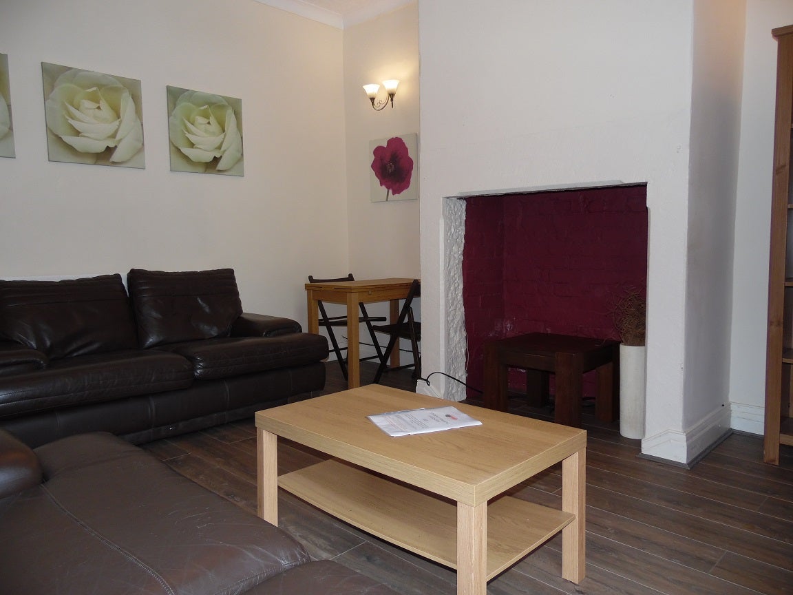 Flat Coniston Avenue in Newcastle upon Tyne