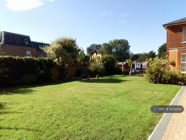 Flat Church End in Arlesey